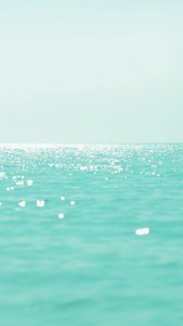 Rolig Ocean Horisont skinnende bølger iPhone 5 Baggrund