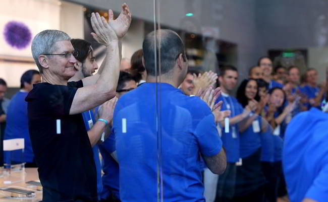 Tim Cook angajati