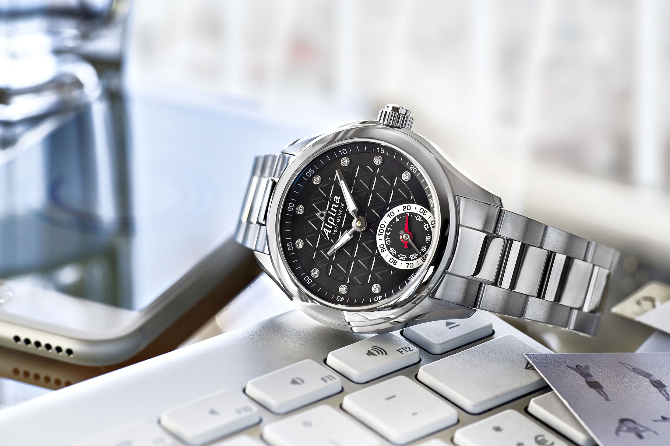 luxury smartwatch Switzerland 1