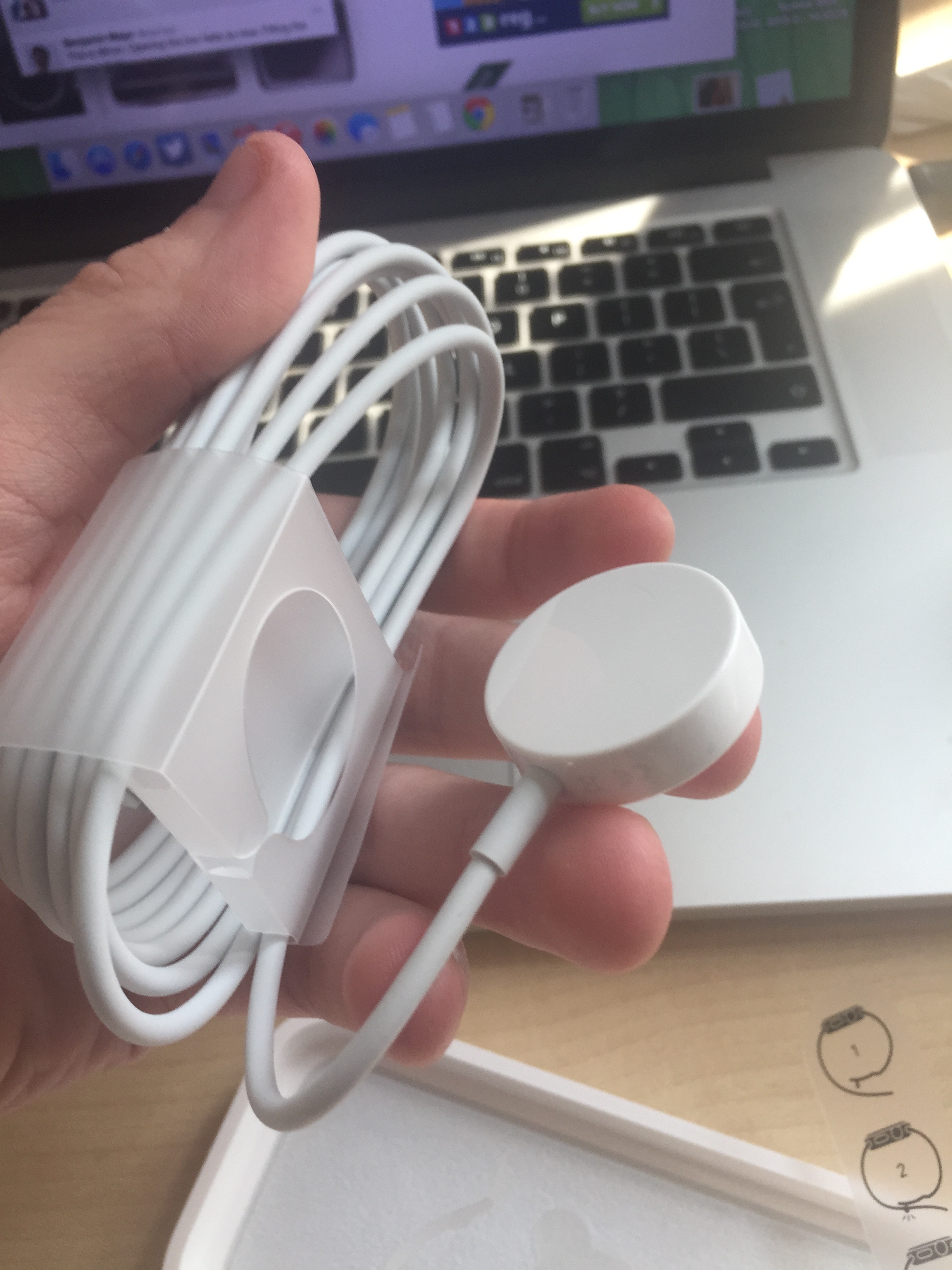 Chargeur en plastique Apple Watch Sport 1