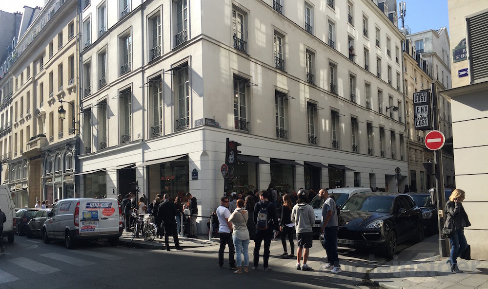 Colette Paris Apple Watch queue