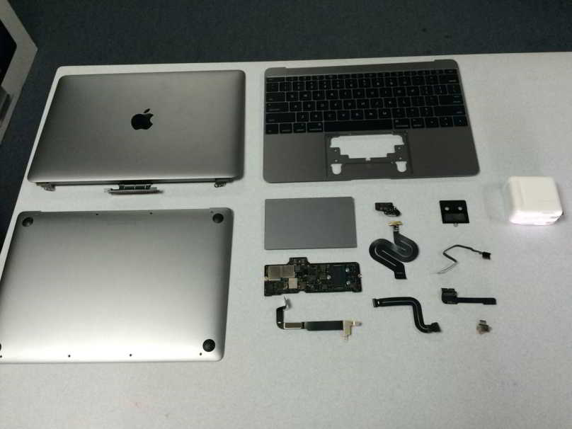 Zdemontowany MacBook Air