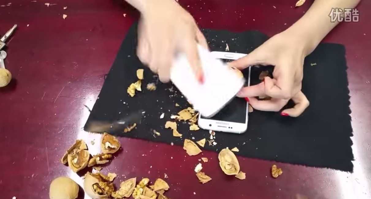 Samsung Galaxy S6 cracked nuts