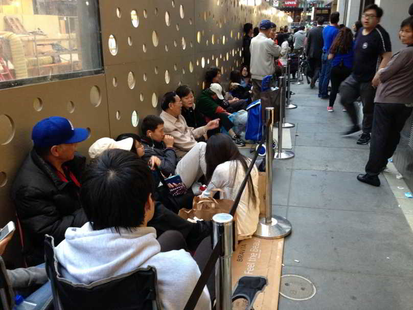 iPhone launch queue