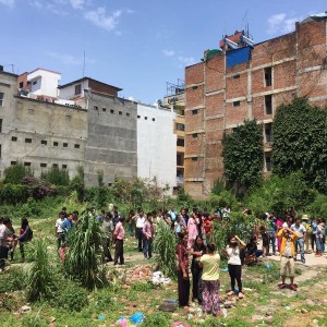 Aardbeving Nepal Telekom Roemenië redding