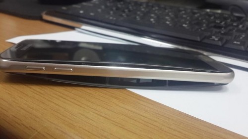 Samsung Galaxy S6 with swollen battery 1