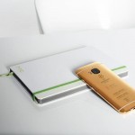 HTC ONE M9 i guld på bilden med iPhone 1