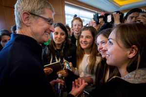 Tim Cook girls WWDC 2015