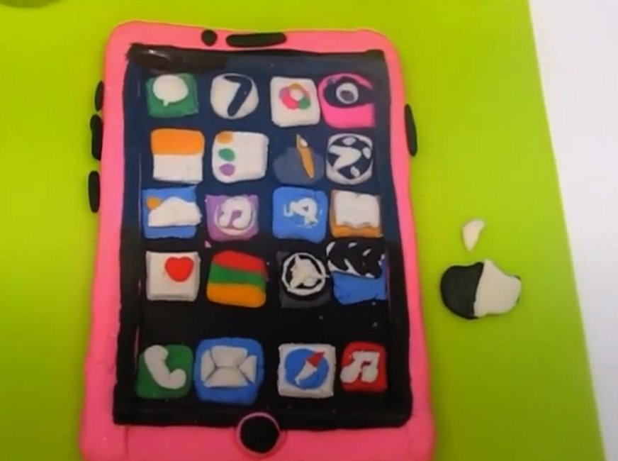 iPhone di plastilina