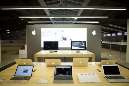 eMAG Apple Shop 18. syyskuuta Bukarest Crangasi