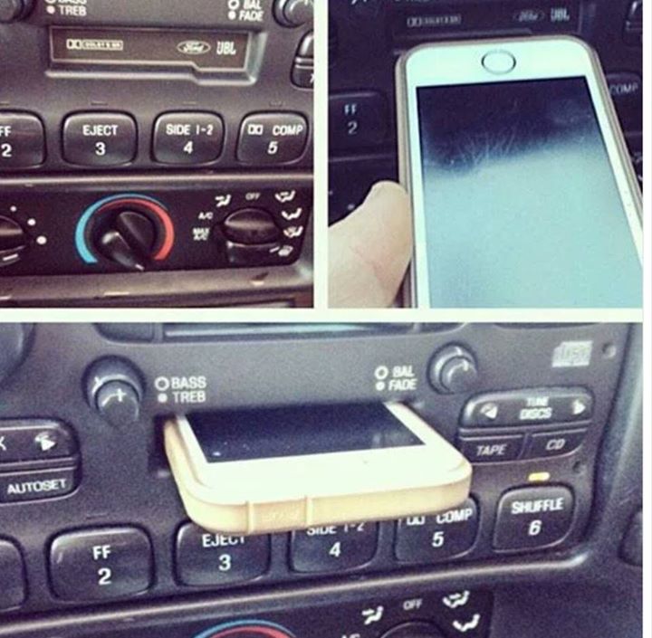 Radio del coche con base para iPhone