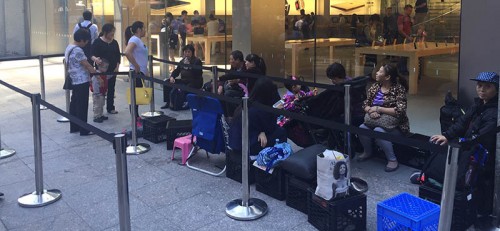 iPhone 6s launch queues Apple Store 5