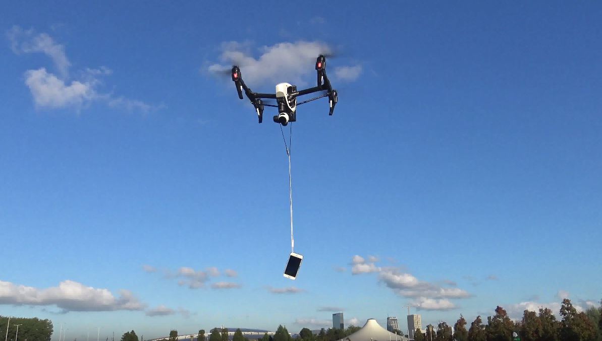 iPhone 6S drop test 300 metri drona