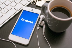 Facebook pakottaa työntekijät luopumaan iPhoneista