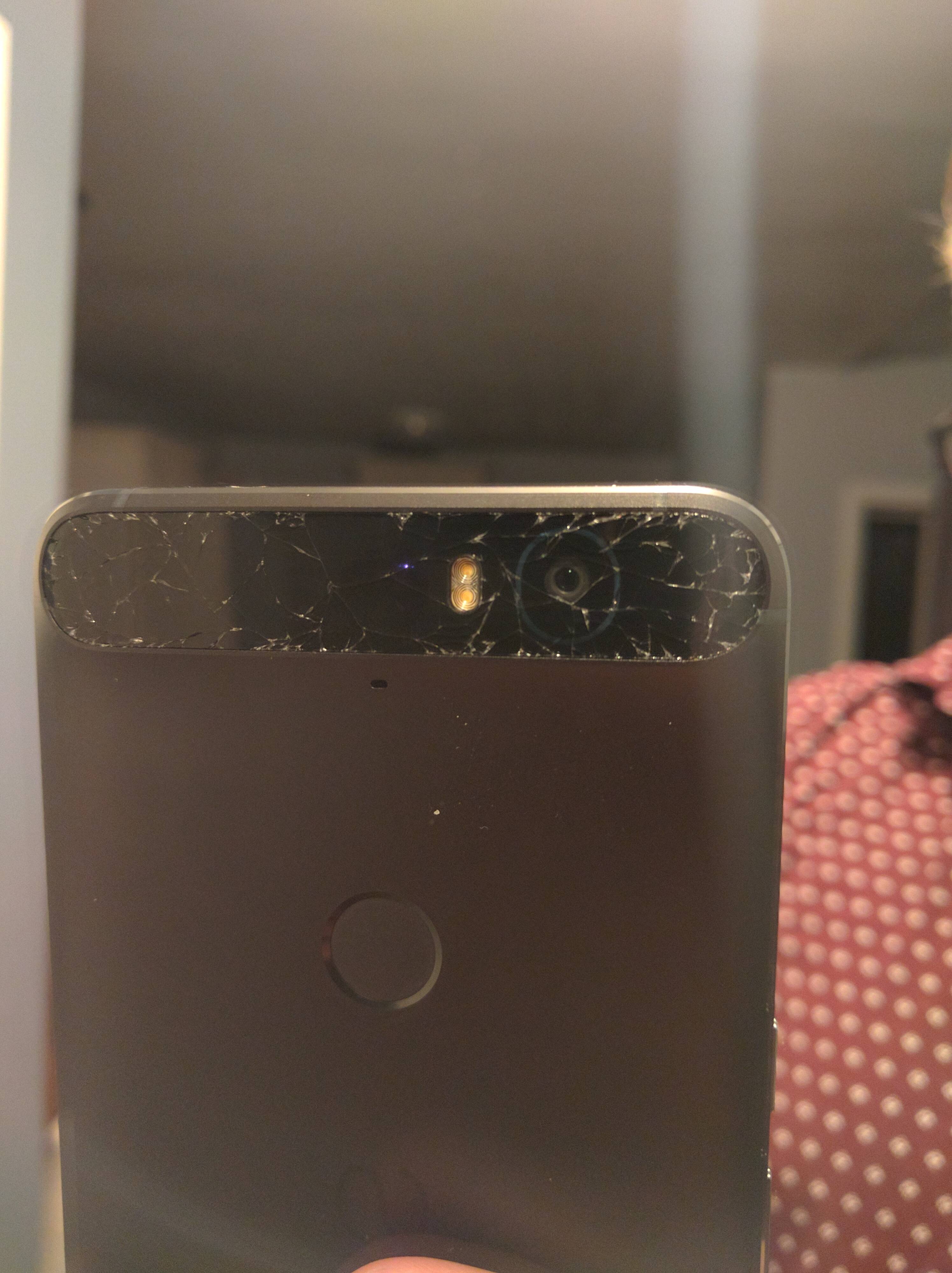 Nexus 6P:n rikkoutunut kameran suojapaneeli 3