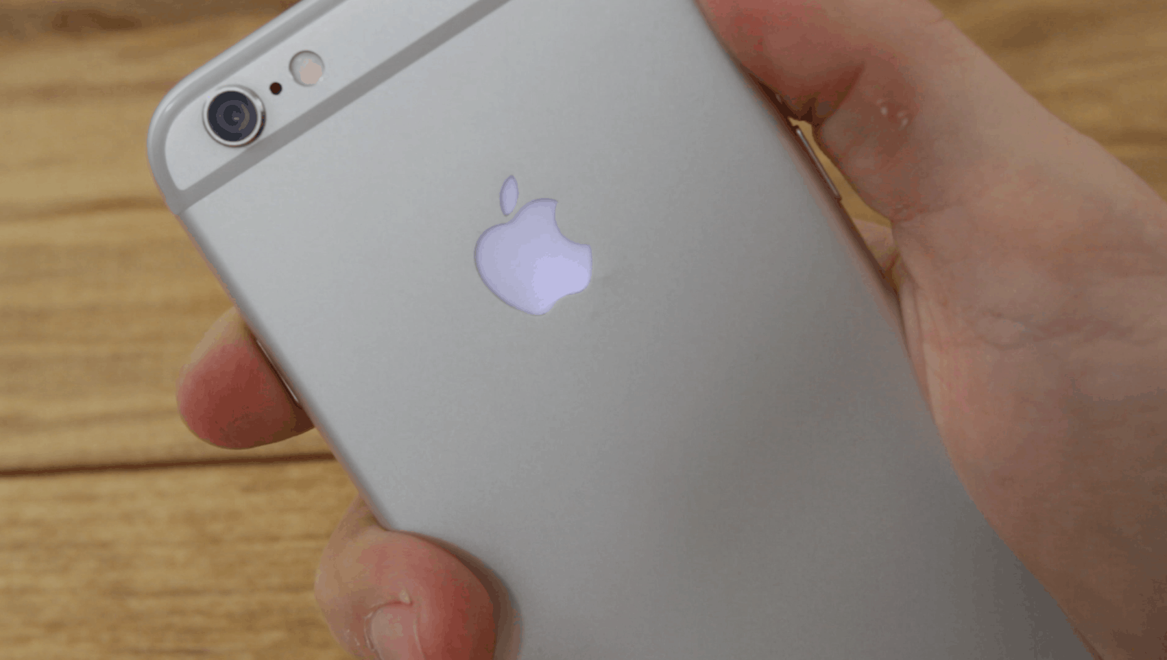 logo iPhone 6S illuminé