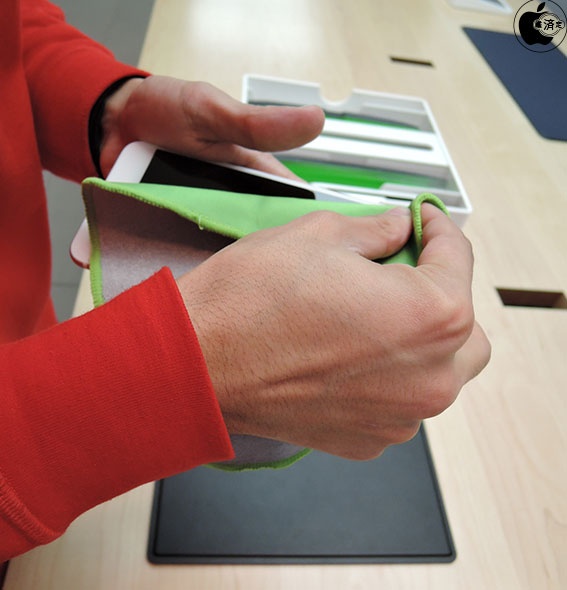 Apple Store mounting foil iPhone 5