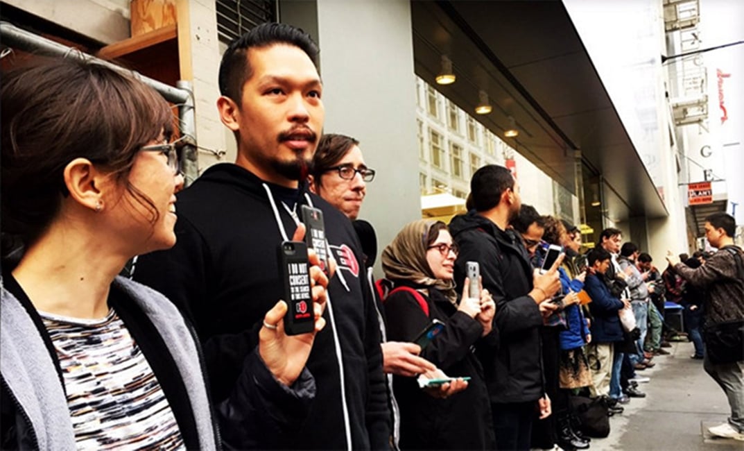 protest Apple Store