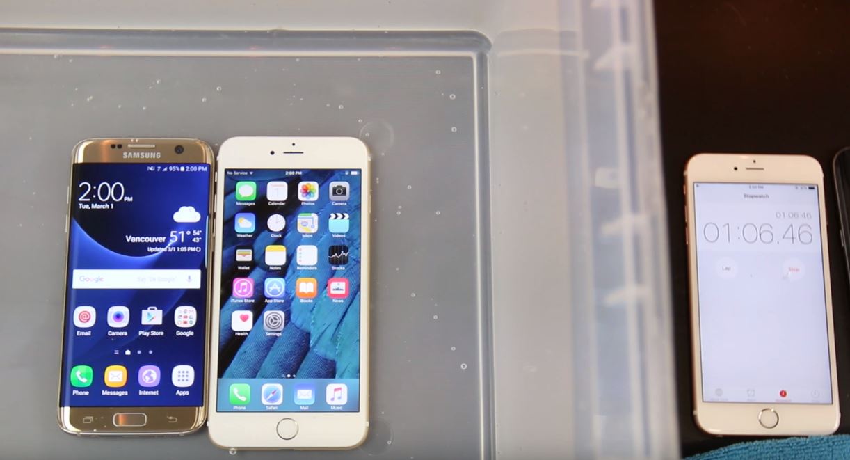 Galaxy S7 vs iPhone 6S - prueba de resistencia al agua - iDevice.ro