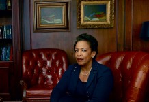 Procurorul general al SUA vorbeste despre scandalul dintre Apple si FBI Loretta Lynch procuror general SUA