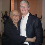 Tim Cook feiert Indien 1