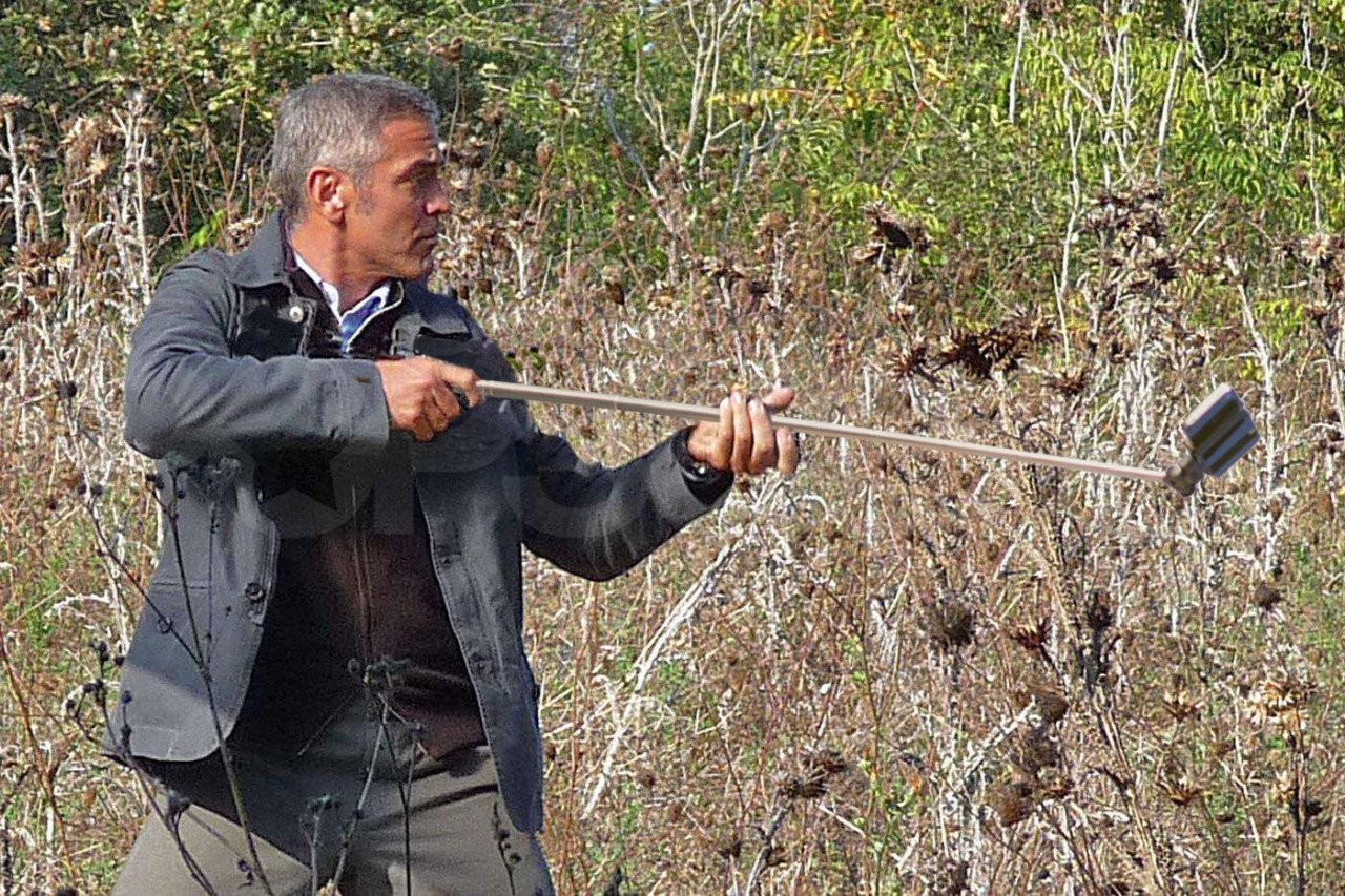 Waffen aus berühmten Filmen wurden durch Selfie-Sticks ersetzt