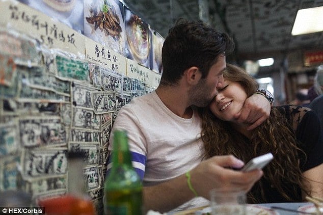 how smartphones affect relationships