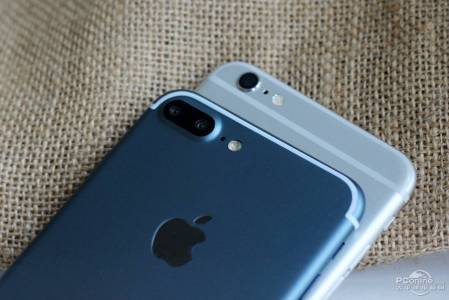 iPhone 7 Plus bleu sur 8