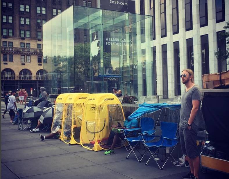 iPhone 7 wachtrij Apple Store New York feat