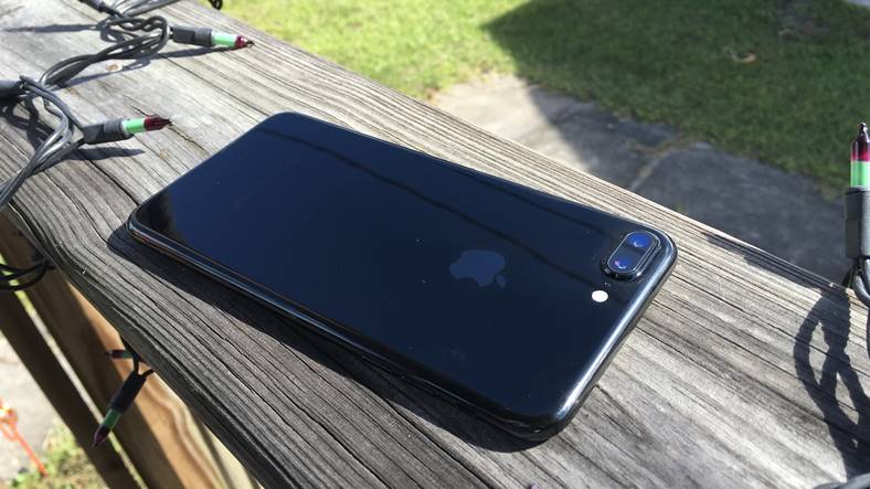 iphone-7-plus-jet-black-une-semaine-feat