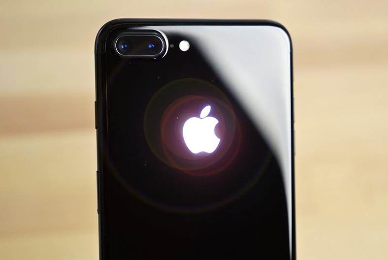 iphone-7-logo-verlicht