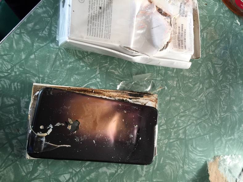 hazaña de imágenes explosionadas del iPhone 7 plus