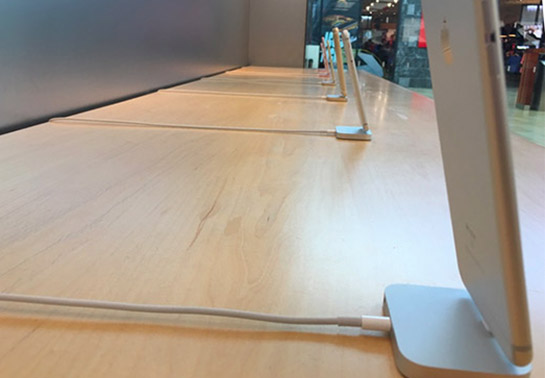 cable-iphone-seguridad-apple-store