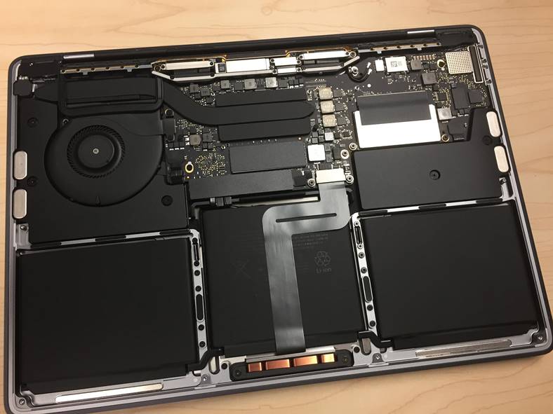 MacBook-Pro-2016-nicht zusammengebaut