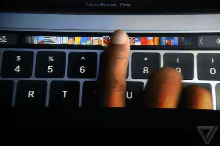 macbook-pro-2016-touch-bar-6