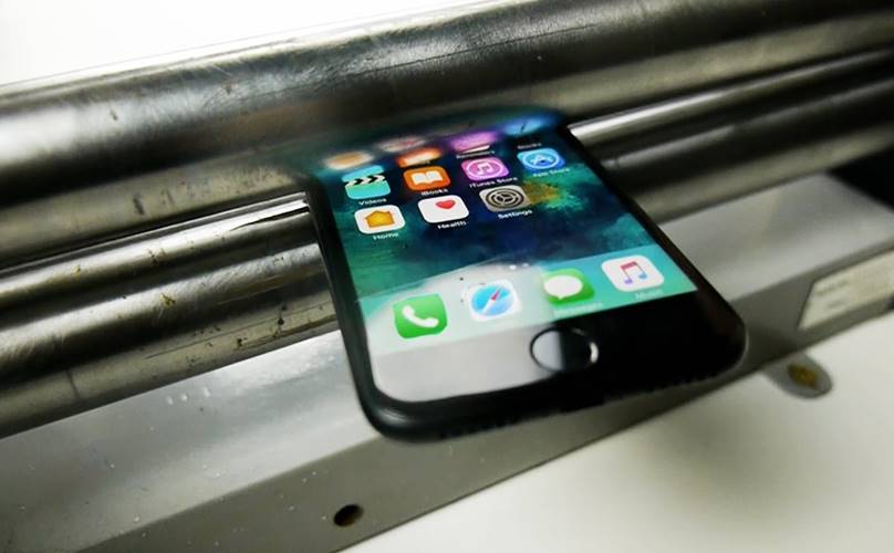 iphone-7-press-metallic-roller