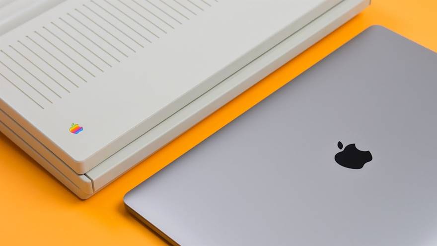 Comparación-de-la-barra-táctil-de-macbook-pro-el-primer-portátil-apple