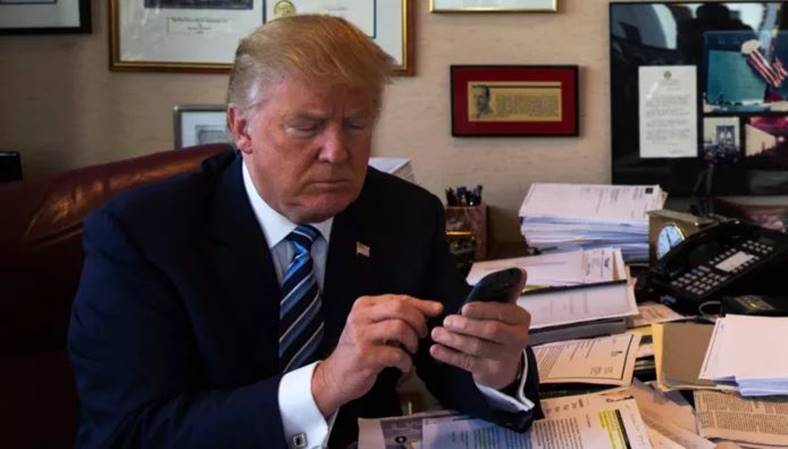 iphone di donald trump