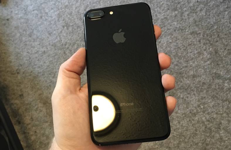 iPhone 7 plus tiefschwarzer Klon