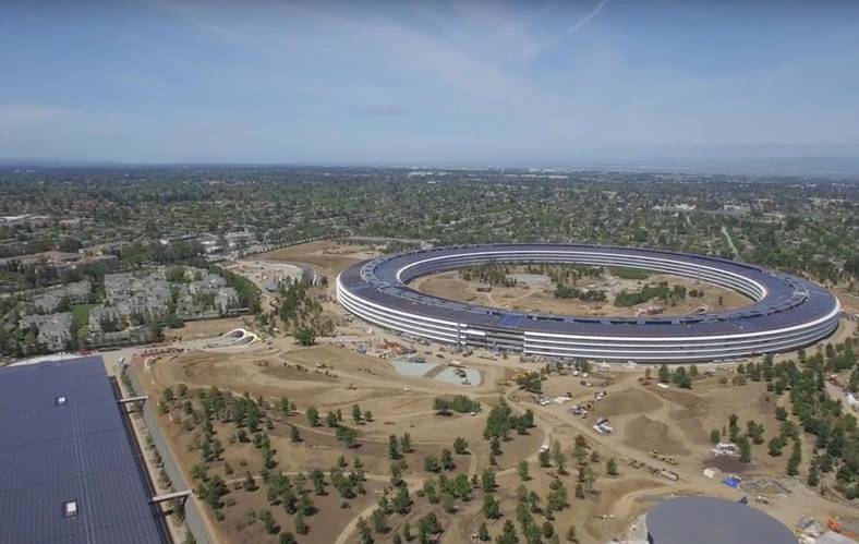 l'apertura dell'Apple Park in primavera