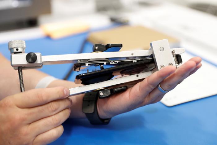 masina reparare ecran iPhone 6