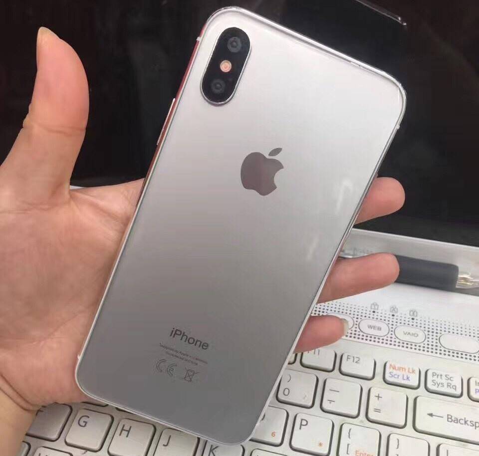 iPhone 8 argintiu design 1