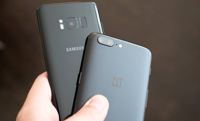 oneplus 5 vernedert de prestaties van de Samsung Galaxy S8