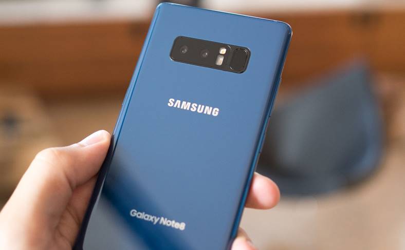 Samsung Galaxy Note 8 hyökkää iPhone 7 Plus -puhelimeen