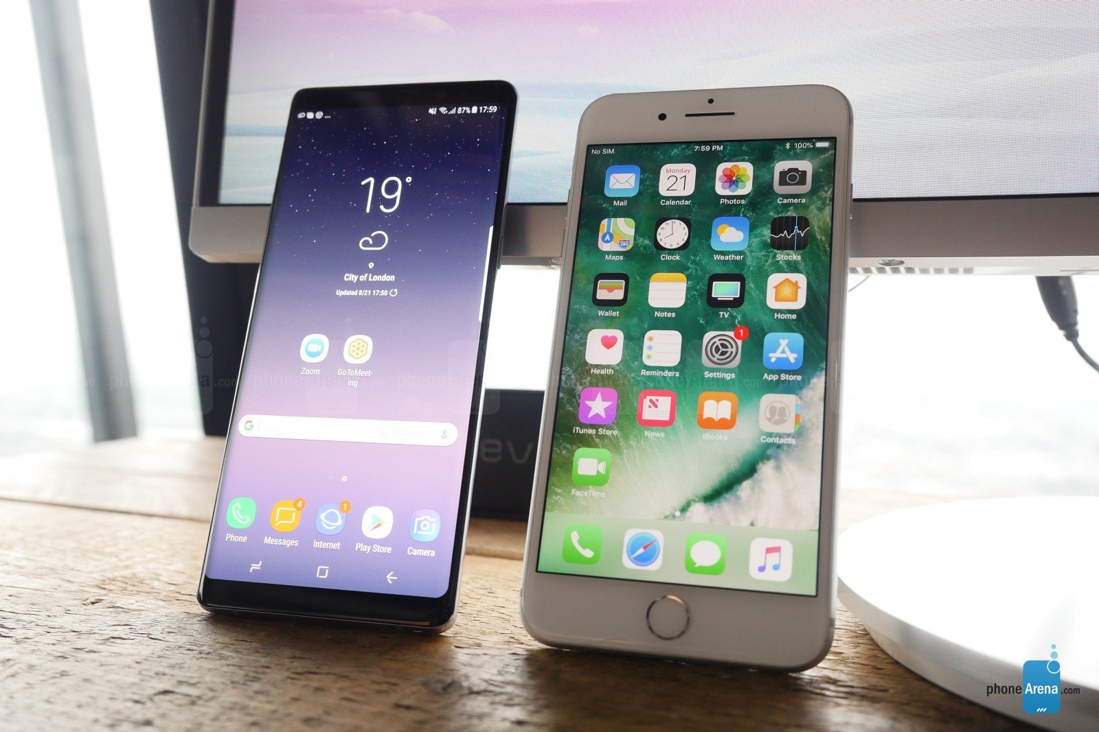 Samsung Galaxy Note 8 comparison iPhone 7 Plus 1