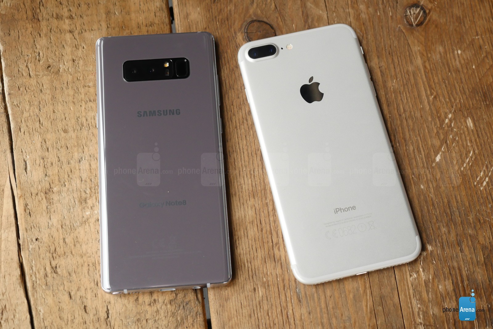 Comparación del Samsung Galaxy Note 8 y del iPhone 7 Plus 3