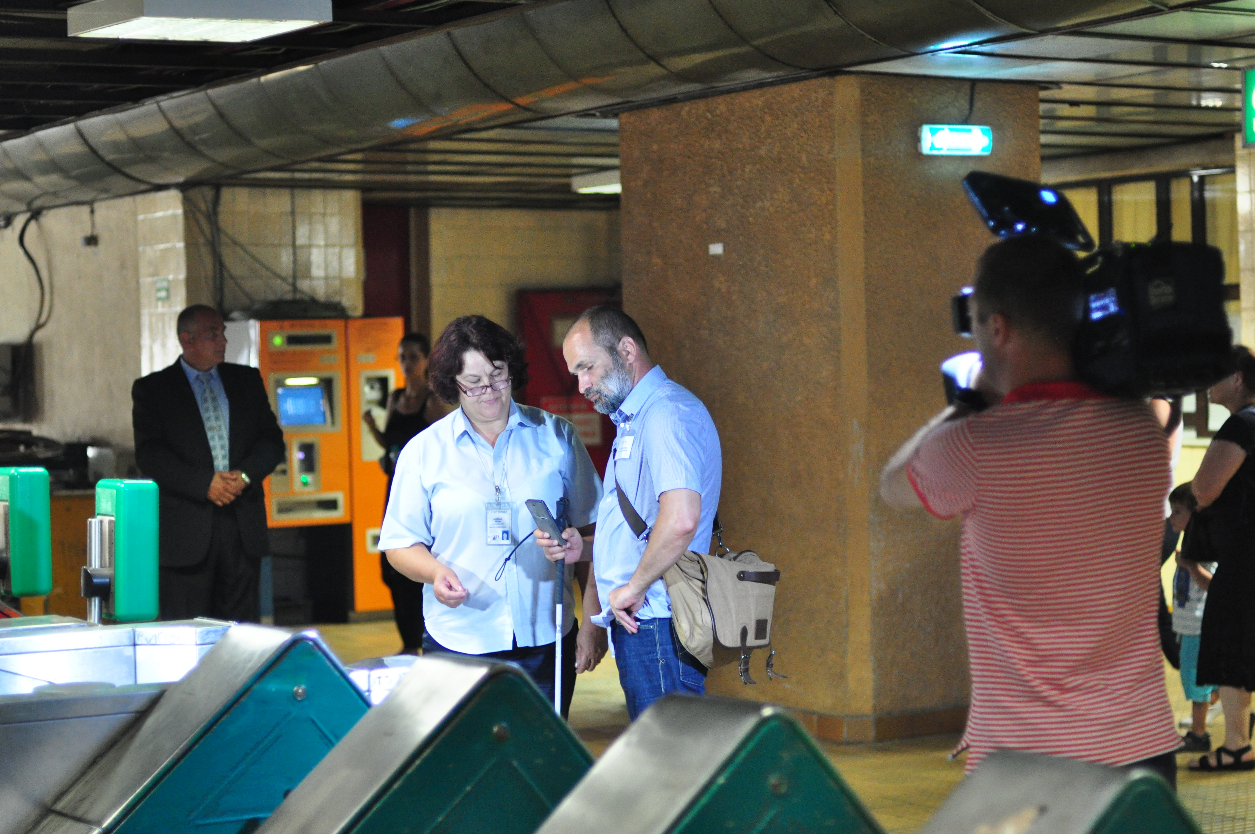 el metro accesible para personas con discapacidad visual, la fundación naranja