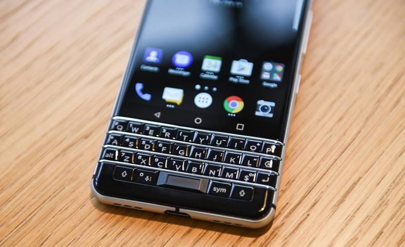 Deutsche Bank rezygnuje z iPhone'a BlackBerry