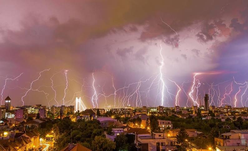 Tormenta Bucarest TIEMPO Tiempo real en línea