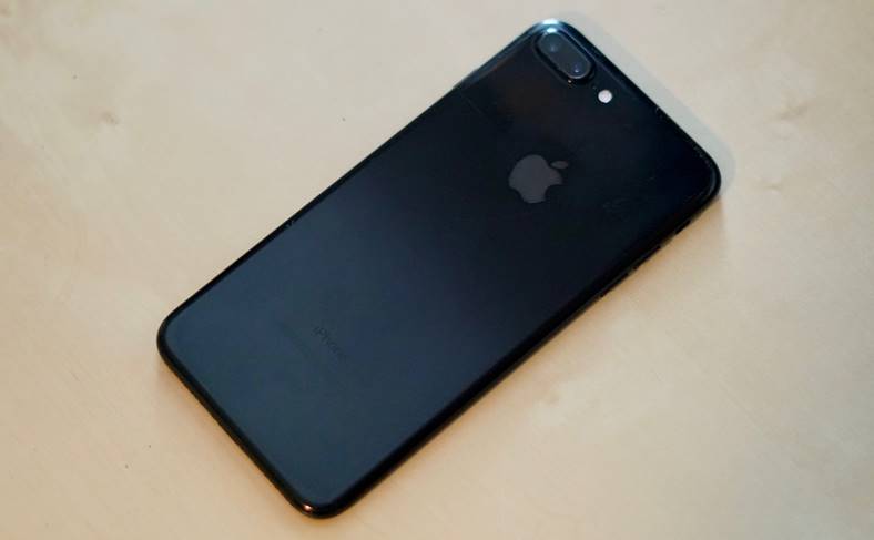 iPhone 7 Jet Black Arata 1 an Folosit